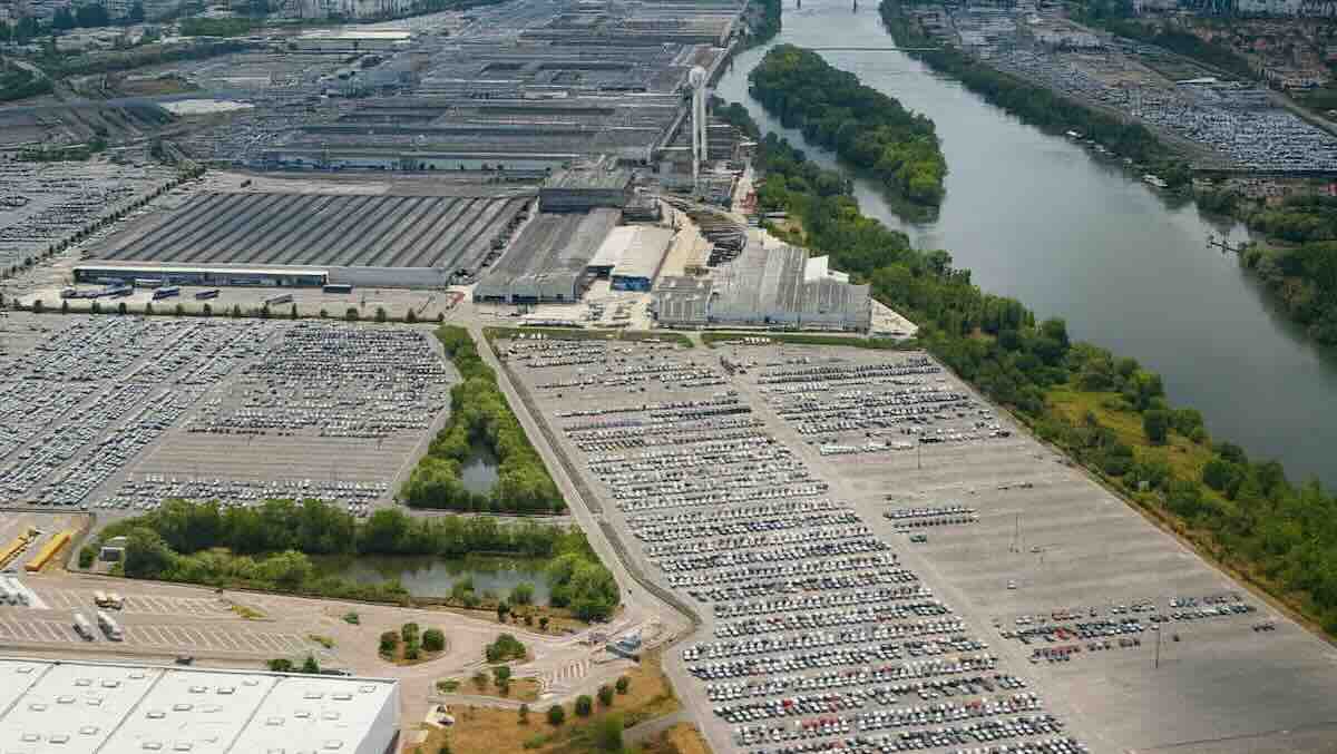 l'usine Stellantis de Poissy